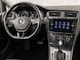 Volkswagen Golf 1.0 TSI Sportline Automaat (APPLE CARPLAY, GROOT NAVI, CLIMATE, STOELVERWARMING, SPORTSTOELEN, GETINT GLAS, PARKEERSENSOREN, CRUISE, NIEUWSTAAT)