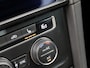 Volkswagen Golf 1.0 TSI Sportline Automaat (APPLE CARPLAY, GROOT NAVI, CLIMATE, STOELVERWARMING, SPORTSTOELEN, GETINT GLAS, PARKEERSENSOREN, CRUISE, NIEUWSTAAT)