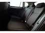 Volkswagen Tiguan 1.4 TSI eHybrid Life Business 245PK / 180kW DSG, Wegklapbare trekhaak, elektrische achterklep (Easy Open), dodehoekdetectie (Side Assist), achteruitrijcamera (Rear View), privacy glas, digital cockpit, verwarmbare voorstoelen, verwarmbaar multifunctioneel lederen stuurwiel, 30 kleuren sfeerverlichting, adaptieve cruise control (ACC), elektrisch verstel-, verwarm- en inklapbare buitenspiegels, navigatie, LED verlichting, draadloos Apple Carplay & Android Auto, parkeersensoren voor en achter (PDC), keyless start entry etc.