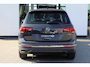 Volkswagen Tiguan 1.4 TSI eHybrid Life Business 245PK / 180kW DSG, Wegklapbare trekhaak, elektrische achterklep (Easy Open), dodehoekdetectie (Side Assist), achteruitrijcamera (Rear View), privacy glas, digital cockpit, verwarmbare voorstoelen, verwarmbaar multifunctioneel lederen stuurwiel, 30 kleuren sfeerverlichting, adaptieve cruise control (ACC), elektrisch verstel-, verwarm- en inklapbare buitenspiegels, navigatie, LED verlichting, draadloos Apple Carplay & Android Auto, parkeersensoren voor en achter (PDC), keyless start entry etc.
