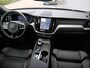 Volvo XC60 2.0 T8 Plug-in hybrid AWD Plus Dark 455 Pk Automaat Navi / DAB / Leer / Camera / 20 inch / Pano-dak