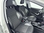 Peugeot 2008 SUV 110pk Automaat Allure | Trekhaak | Panoramadak | Apple Carplay/Android Auto | Camera | Navigatie | Armsteun Tussen de Voorstoelen