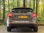 Ford Focus 1.0 EcoBoost Titanium | Achteruitrijcamera | Parkeersensoren | Cruise Control | Elektrische Bestuurdersstoel | Stoelverwarming | 16" Lichtmetaal | Isofix | Bluetooth