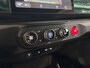 Renault Twingo Urban Range Techno 27.5 kWh Automaat | Demo - Beschikbaar per 01-10-2026 | Armsteun | Camera | Parkeersensoren | Climate Control | Full LED | Adaptive Cruise Control | Navigatie | 18" Lichtmetalen Velgen |