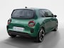 Renault Twingo Urban Range Techno 27.5 kWh Automaat | Demo - Beschikbaar per 01-10-2026 | Armsteun | Camera | Parkeersensoren | Climate Control | Full LED | Adaptive Cruise Control | Navigatie | 18" Lichtmetalen Velgen |