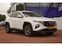 Hyundai Tucson 1.6 T-GDI PHEV 180PK Comfort 4WD+Led+Vitrual+breed-navigatie+camera+19"Lmv+stoel-verw = 62KM-Elek+2 Snoeren=SUPER
