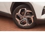 Hyundai Tucson 1.6 T-GDI PHEV 180PK Comfort 4WD+Led+Vitrual+breed-navigatie+camera+19"Lmv+stoel-verw = 62KM-Elek+2 Snoeren=SUPER