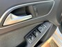 Mercedes-Benz A-klasse 180 Navi Airco LMV PDC Xenon 122PK Trekhaak Cruise Control NAP Perfect Onderhouden NAP