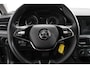 Skoda Kamiq 1.0 TSI 110 pk DSG Life Navigatie Apple Carplay/Android Auto Adaptieve Cruise Control Parkeersensor achter Verwarmde voorstoelen LED-verlichting voor Dakrail DAB