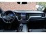 Volvo XC60 2.0 T6 Plug-in hybrid AWD Plus Black Edition | Panoramisch schuif-/ kanteldak | Harman Kardon | 360 graden camera | Stoel-/ stuurwielverwarming | Head-up display | Elektrisch verstelbare voorstoelen met geheugenfunctie | 21 inch. lichtmetalen velgen | Extra getint glas | Pilot assist | BLIS | Apple carplay/ Android auto