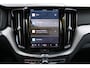 Volvo XC60 2.0 T6 Plug-in hybrid AWD Plus Black Edition | Panoramisch schuif-/ kanteldak | Harman Kardon | 360 graden camera | Stoel-/ stuurwielverwarming | Head-up display | Elektrisch verstelbare voorstoelen met geheugenfunctie | 21 inch. lichtmetalen velgen | Extra getint glas | Pilot assist | BLIS | Apple carplay/ Android auto