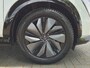 Nissan Ariya Advance 91 kWh / SOH 100% / Fabrieksgarantie tot 04-2028 / All season banden / CCS snelladen / Head Up Display / Elektrische achterklep / Warmtepomp / Stuur- Stoel & Voorruit verwarming / Rondomzicht camera / Adaptief cruise control / Bose Audio Systeem /