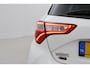 Toyota Yaris 1.0 VVT-i Design Sport | Navigatie | Cruise Control | Clima | Camera | Rijstrooksensor | 15 inch | Privacy glas | Bluetooth | Dakspoiler