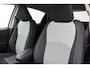 Toyota Yaris 1.0 VVT-i Design Sport | Navigatie | Cruise Control | Clima | Camera | Rijstrooksensor | 15 inch | Privacy glas | Bluetooth | Dakspoiler