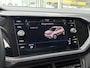 Volkswagen T-Cross 1.0 TSI Style / Adaptieve Cruise-Control / Stoelverwarming / Trekhaak / Apple-Carplay & Android-Auto / LED / Keyless / Dodehoek-Detectie / Climate-Control / DAB Radio-Bluetooth / Getint-Glas / PDC V+A met Camera / 17'' LMV / All-Seasons / ENZ.