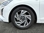 Hyundai i20 Premium Sky 1.0 T-GDI 100pk | SCHUIF/KANTELDAK  | 16'' BI-COLOR LM-VELGEN | KEYLESS ENTRY | APPLE CARPLAY / ANDROID AUTO | NAVI PRO |