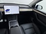 Tesla Model Y RWD 300PK LFP Accu Trekhaak Spoiler 20"lm Warmtepomp Leer PanoDak Navi Premium-Audio Ecc Adap.Cruise Camera's Traffic-Aware-Cruise+Sturen AI FSD-3 Computer SOH 92% Stuur+Stoelverwarming Led Traffic-Aware Cruise Control Toybox Elek.Achterklep 1.600KG Trekgewicht 1e Eigenaar Origineel Nederlandse Auto