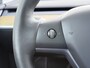 Tesla Model Y RWD 300PK LFP Accu Trekhaak Spoiler 20"lm Warmtepomp Leer PanoDak Navi Premium-Audio Ecc Adap.Cruise Camera's Traffic-Aware-Cruise+Sturen AI FSD-3 Computer SOH 92% Stuur+Stoelverwarming Led Traffic-Aware Cruise Control Toybox Elek.Achterklep 1.600KG Trekgewicht 1e Eigenaar Origineel Nederlandse Auto