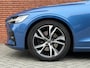 Volvo V60 B3 R-Design | Elektrisch Verstelbare Sportstoelen | Harman Kardon Geluidsinstallatie | Stoelverwarming | Elektrisch Afneembare Trekhaak | Dodehoek Detectie | Adaptieve Cruise Control