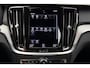 Volvo V60 B3 R-Design | Elektrisch Verstelbare Sportstoelen | Harman Kardon Geluidsinstallatie | Stoelverwarming | Elektrisch Afneembare Trekhaak | Dodehoek Detectie | Adaptieve Cruise Control