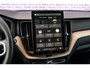 Volvo XC60 T6 350 pk Plug-in hybrid AWD Ultra Dark | Luchtvering | Trekhaak 2.250 kg | BLIS | Stoel-/Stuurverwarming | Getint Glas | Head-up Display | Adaptieve Cruise Control |
