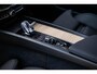 Volvo XC60 T6 350 pk Plug-in hybrid AWD Ultra Dark | Luchtvering | Trekhaak 2.250 kg | BLIS | Stoel-/Stuurverwarming | Getint Glas | Head-up Display | Adaptieve Cruise Control |