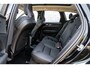 Volvo XC60 T6 350 pk Plug-in hybrid AWD Ultra Dark | Luchtvering | Trekhaak 2.250 kg | BLIS | Stoel-/Stuurverwarming | Getint Glas | Head-up Display | Adaptieve Cruise Control |