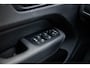 Volvo XC60 2.0 T6 Plug-in hybrid AWD Ultra Dark | Stoel-/Stuurverwarming | Getint Glas | Head-up Display | Adaptieve Cruise Control | Luchtvering | Trekhaak | BLIS |
