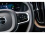Volvo XC60 T6 350 pk Plug-in hybrid AWD Ultra Dark | Luchtvering | Trekhaak 2.250 kg | BLIS | Stoel-/Stuurverwarming | Getint Glas | Head-up Display | Adaptieve Cruise Control |