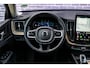 Volvo XC60 2.0 T6 Plug-in hybrid AWD Ultra Dark | Stoel-/Stuurverwarming | Getint Glas | Head-up Display | Adaptieve Cruise Control | Luchtvering | Trekhaak | BLIS |