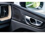 Volvo XC60 T6 350 pk Plug-in hybrid AWD Ultra Dark | Luchtvering | Trekhaak 2.250 kg | BLIS | Stoel-/Stuurverwarming | Getint Glas | Head-up Display | Adaptieve Cruise Control |