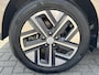 Hyundai Kona Electric EV Comfort 64 kWh / Warmtepomp / SOH 100% / Navigatie / Krell audio / All season banden / Dealeronderhouden / Fabrieksgarantie t/m 03-27 /