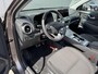 Hyundai Kona Electric EV Comfort 64 kWh / Warmtepomp / SOH 100% / Navigatie / Krell audio / All season banden / Dealeronderhouden / Fabrieksgarantie t/m 03-27 /