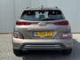 Hyundai Kona Electric EV Comfort 64 kWh / Warmtepomp / SOH 100% / Navigatie / Krell audio / All season banden / Dealeronderhouden / Fabrieksgarantie t/m 03-27 /