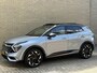 Kia Sportage 1.6 T-GDi Plug-in Hybrid 265pk AWD GT-Line | Trekhaak afneembaar | Panoramadak | 360 camera | Adaptieve cruise | Lane assist | Dodehoekdetectie | Leder Alcantara | Navigatie | Apple CarPlay | Stoelverwarming&ventilatie | Elektrische achterklep | Volledig onderhouden