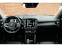 Volvo XC40 T5 Recharge R-Design | Trekhaak, inklapbaar | Stoelverwarming | 360 graden camera | Elektrisch verstelbare voorstoelen met geheugenfunctie | Harman Kardon | Lederen bekleding | Extra getint glas | Draadloze telefoonlader | Full LED koplampen | Apple carplay/ Android auto