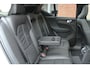 Volvo XC40 T5 Recharge R-Design | Trekhaak, inklapbaar | Stoelverwarming | 360 graden camera | Elektrisch verstelbare voorstoelen met geheugenfunctie | Harman Kardon | Lederen bekleding | Extra getint glas | Draadloze telefoonlader | Full LED koplampen | Apple carplay/ Android auto