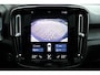Volvo XC40 T5 Recharge R-Design | Trekhaak, inklapbaar | Stoelverwarming | 360 graden camera | Elektrisch verstelbare voorstoelen met geheugenfunctie | Harman Kardon | Lederen bekleding | Extra getint glas | Draadloze telefoonlader | Full LED koplampen | Apple carplay/ Android auto