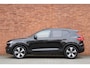 Volvo XC40 T5 Recharge R-Design | Trekhaak, inklapbaar | Stoelverwarming | 360 graden camera | Elektrisch verstelbare voorstoelen met geheugenfunctie | Harman Kardon | Lederen bekleding | Extra getint glas | Draadloze telefoonlader | Full LED koplampen | Apple carplay/ Android auto