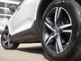 Volvo XC40 1.5 T3 Momentum Business | Zwart dak | Navigatie | Adaptieve Cruise control | Camera | Elektrische achterklep | Elektrisch verstelbare stoelen met geheugen