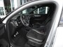 Volvo XC40 1.5 T3 Momentum Business | Zwart dak | Navigatie | Adaptieve Cruise control | Camera | Elektrische achterklep | Elektrisch verstelbare stoelen met geheugen