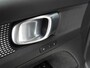 Volvo XC40 1.5 T3 Momentum Business | Zwart dak | Navigatie | Adaptieve Cruise control | Camera | Elektrische achterklep | Elektrisch verstelbare stoelen met geheugen