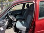 Renault Clio 1.2-16V Community Schuifdak, Airco, Cruise control, Lichtmetalen velgen, Radio Bij de verkoop van gebruikte voertuigen door CD-Cars wordt geen standaard garantie verstrekt. De koper aanvaardt het voertuig in de staat waarin het zich bevindt op het moment van aankoop
