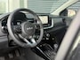 Kia Stonic DynamicLine 1.0 T-GDi MHEV | LED-koplampen | Cruise Control | Achteruitrijcamera | Dakrails | lichtmetalen velgen | Digitaal Dashboard Appel CarPlay/Android Auto | Climate Control |