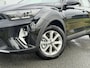 Kia Stonic DynamicLine 1.0 T-GDi MHEV | LED-koplampen | Cruise Control | Achteruitrijcamera | Dakrails | lichtmetalen velgen | Digitaal Dashboard Appel CarPlay/Android Auto | Climate Control |