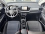 Kia Stonic DynamicLine 1.0 T-GDi MHEV | LED-koplampen | Cruise Control | Achteruitrijcamera | Dakrails | lichtmetalen velgen | Digitaal Dashboard Appel CarPlay/Android Auto | Climate Control |