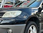 Mitsubishi Outlander Sport 2.0 Invite+ / Airco / Sport velgen / Comfort pakket / Trekhaak / Nieuwe APK