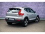 Volvo XC40 Recharge Plus 70 kWh | Adaptieve Cruise Control | Dodehoek Detectie | Stoel en Stuurverwarming | 20” | Nubuck Bekleding |