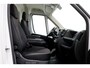 Peugeot Boxer 335 2.2 BlueHDi 140pk L2H1 Premium Airco/Navi/2x Schuifdeur 04-2021
