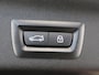 BMW iX1 xDrive30 Launch Edition 67 kWh | M-Pakket | Harman/Kardon Audio | Sportstoelen | Ele.wegklapbare trekhaak | Curved Display | Panoramadak | HUD | Camera | DAB | Apple CarPlay | Ele. kofferdeksel |